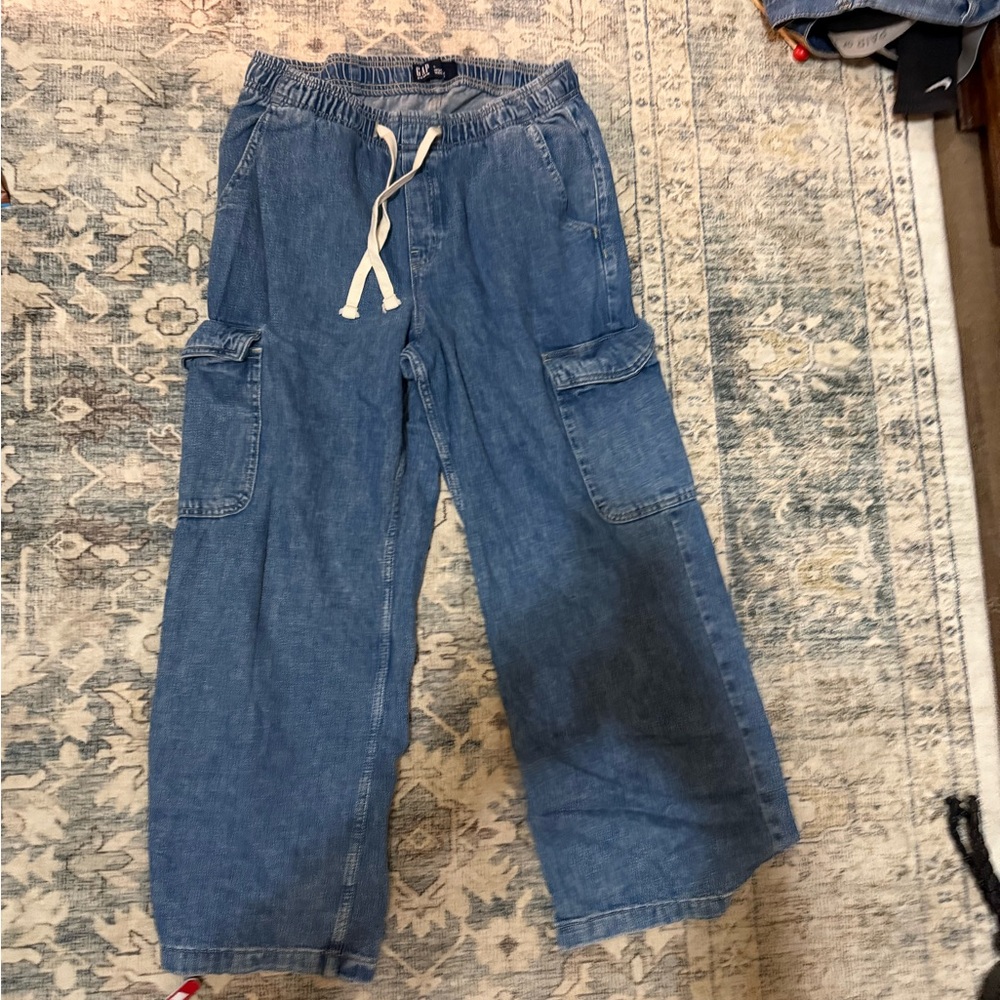 Viral Gap Pull On Jean